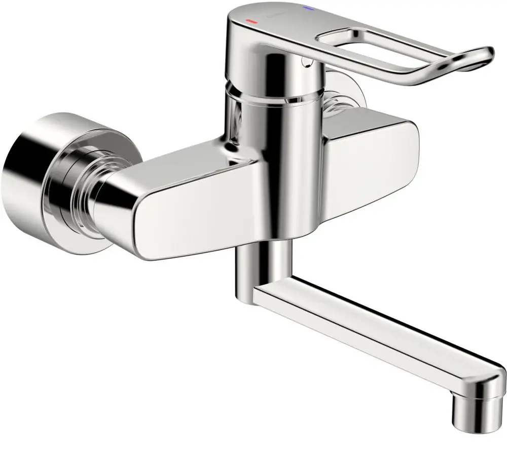 Chromfarbener Wasserhahn mit Bügelhebel und seitlichem Auslauf, geeignet für den Einsatz in modernem Badezimmer. Marke HANSA erkennbar.